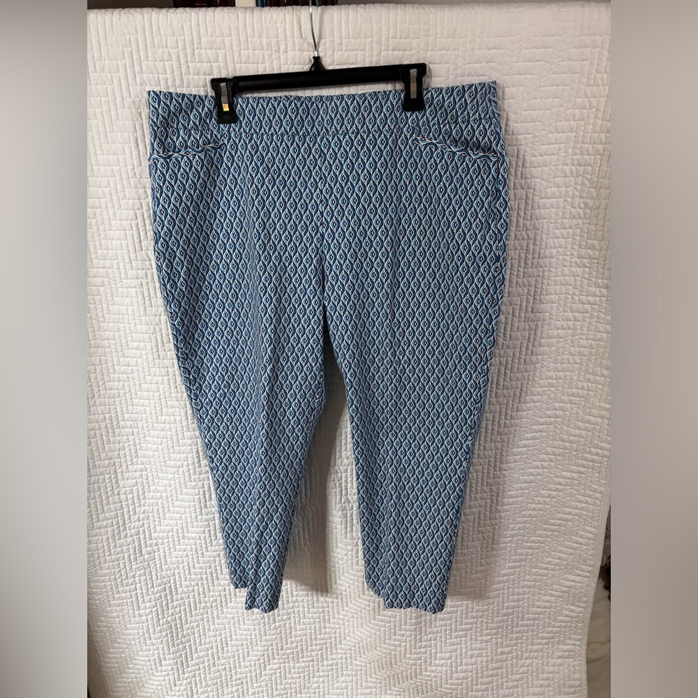 Chico's Blue Patterned Capris